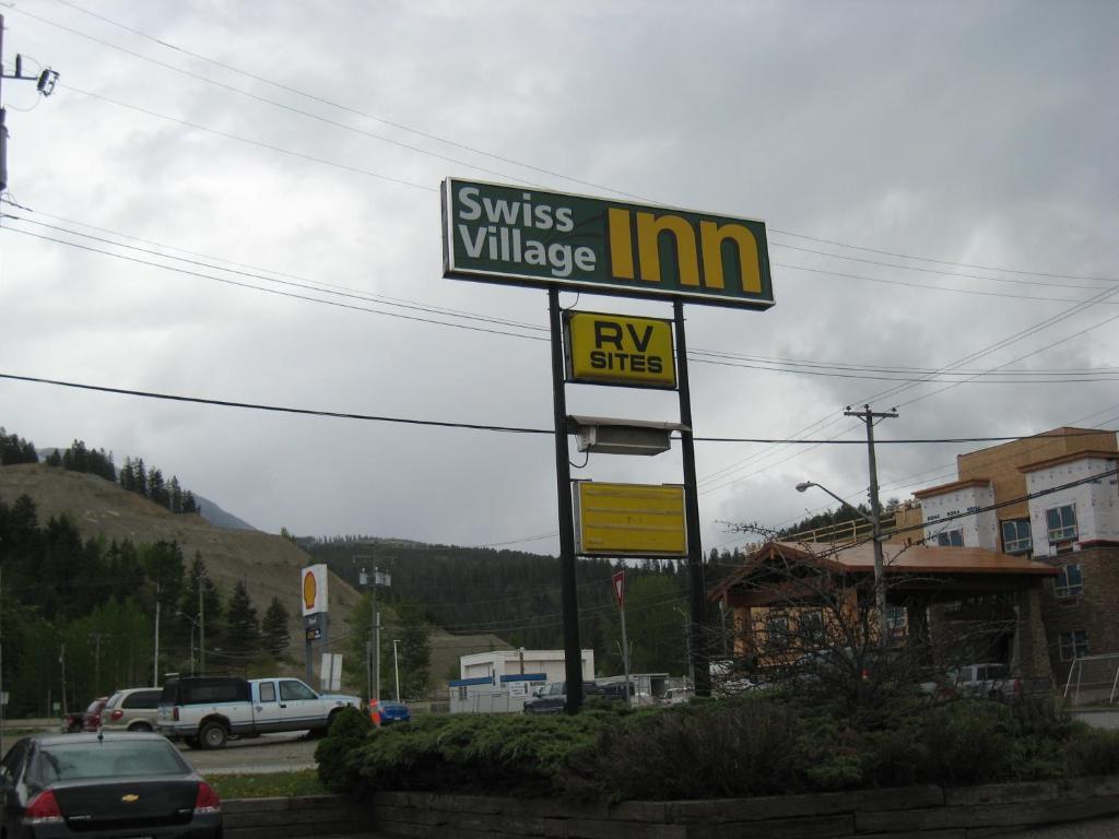 Swiss Village Inn Golden Exterior photo